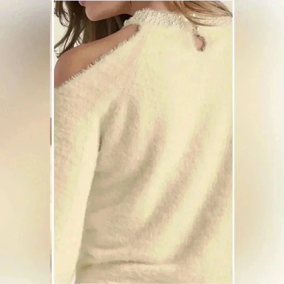 White long sleeve cold shoulder sweater size large - Picture 4 of 16